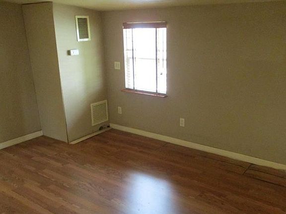 4th image of 8706 Porto Bello Ave
