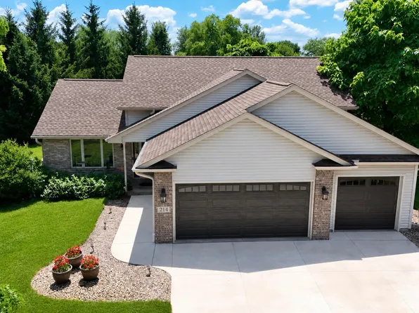 214 Coyle Pkwy, Cottage Grove, WI 53527