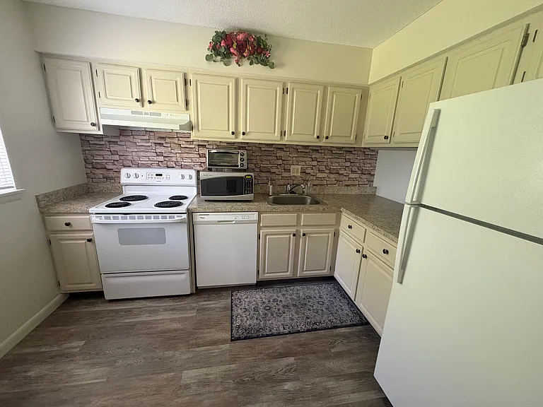 14 Scott Dr — Photo 17