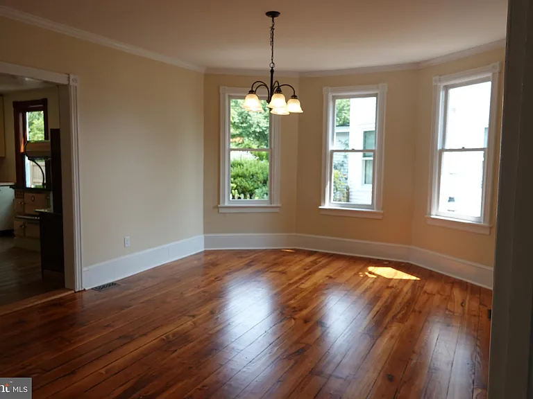 36 Hart Ave — Photo 16