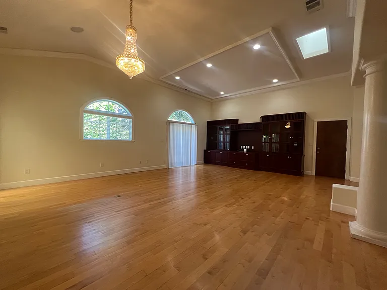 343 Franklin St — Photo 4