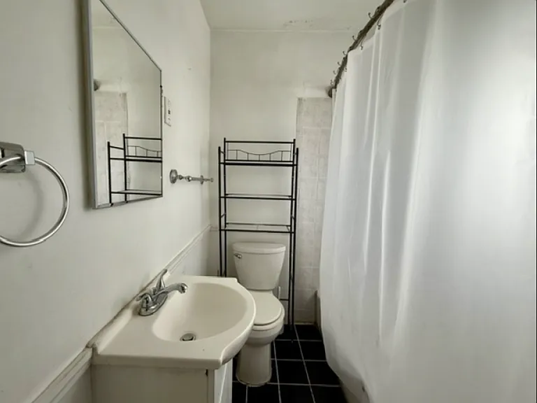 305-307 Sanford Ave #3 — Photo 7