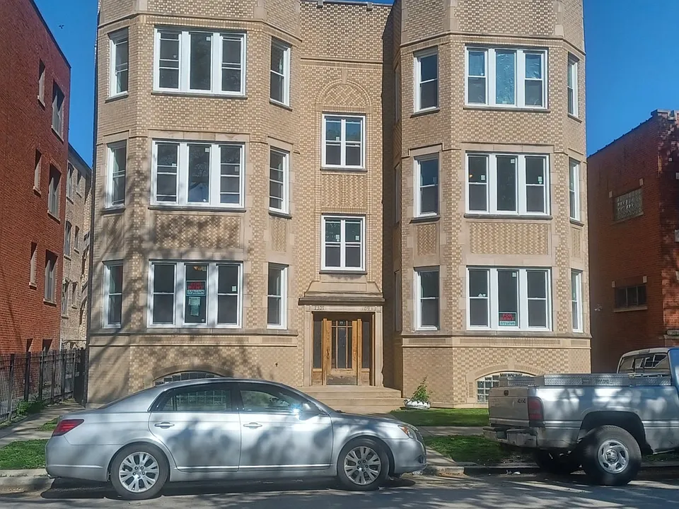 7307 S Bennett Ave #3