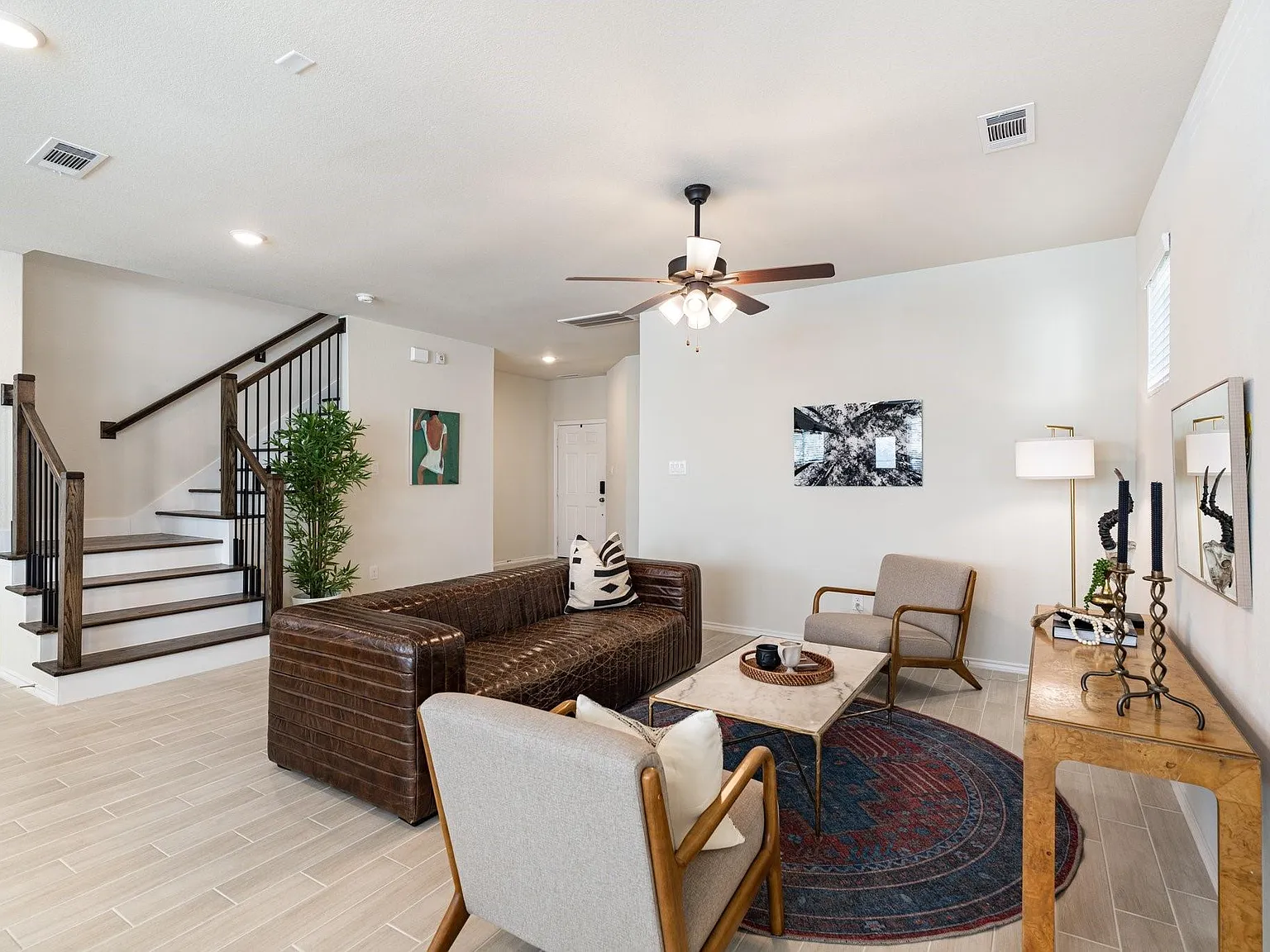 3 bed, 2.5 bath, 1920 sqft, $2,500 — Photo 4