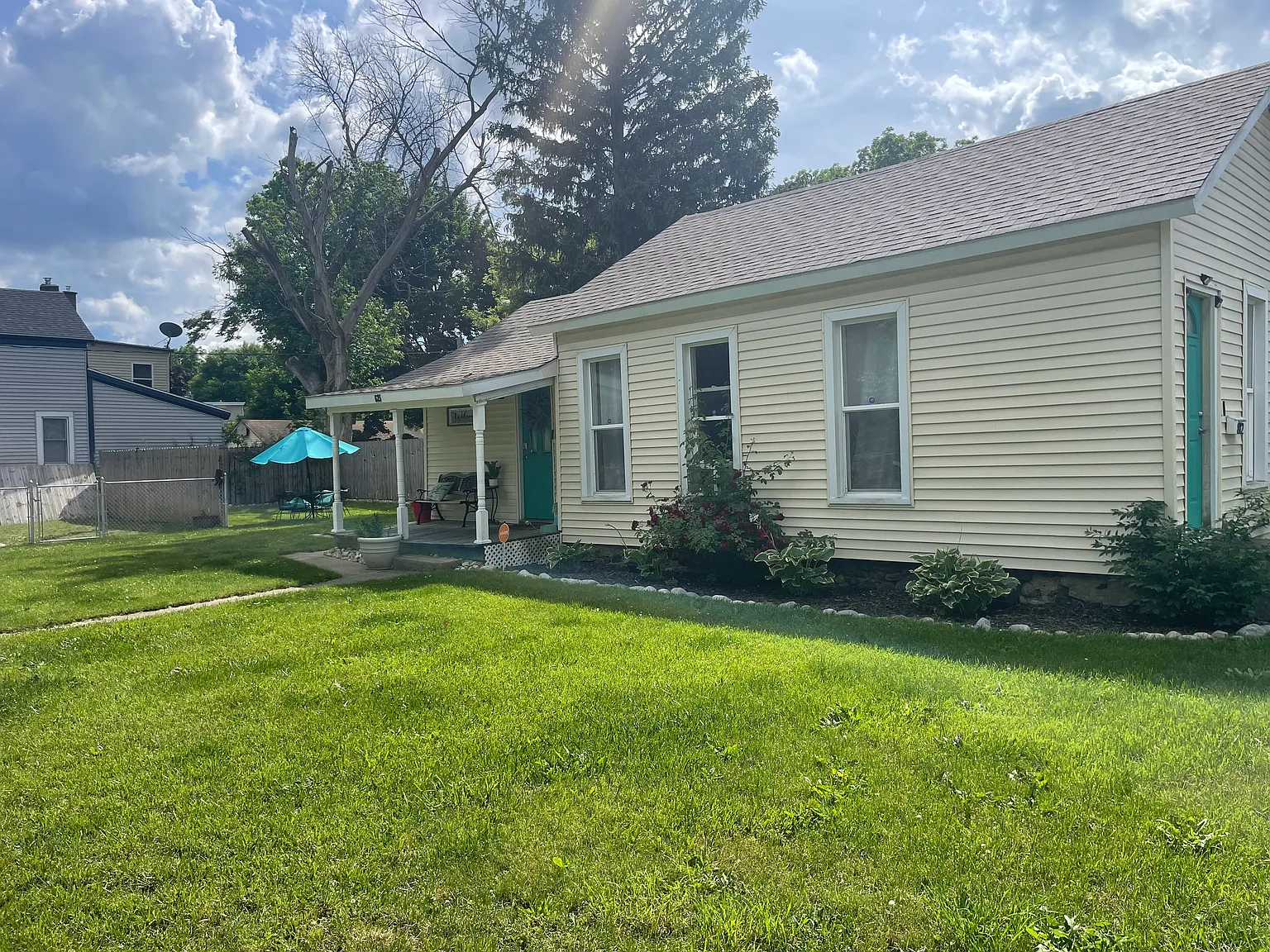 2 bed, 794 sqft, $1,700 — Photo 1
