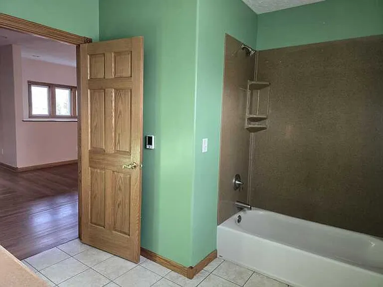 312 W 9th St — Photo 16