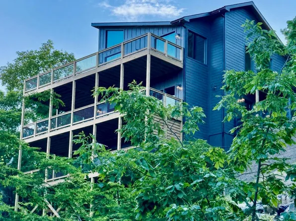 1009 Elm Rd, Gatlinburg, TN 37738