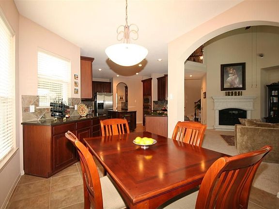 5th image of 1711 Garden Ivy Ln