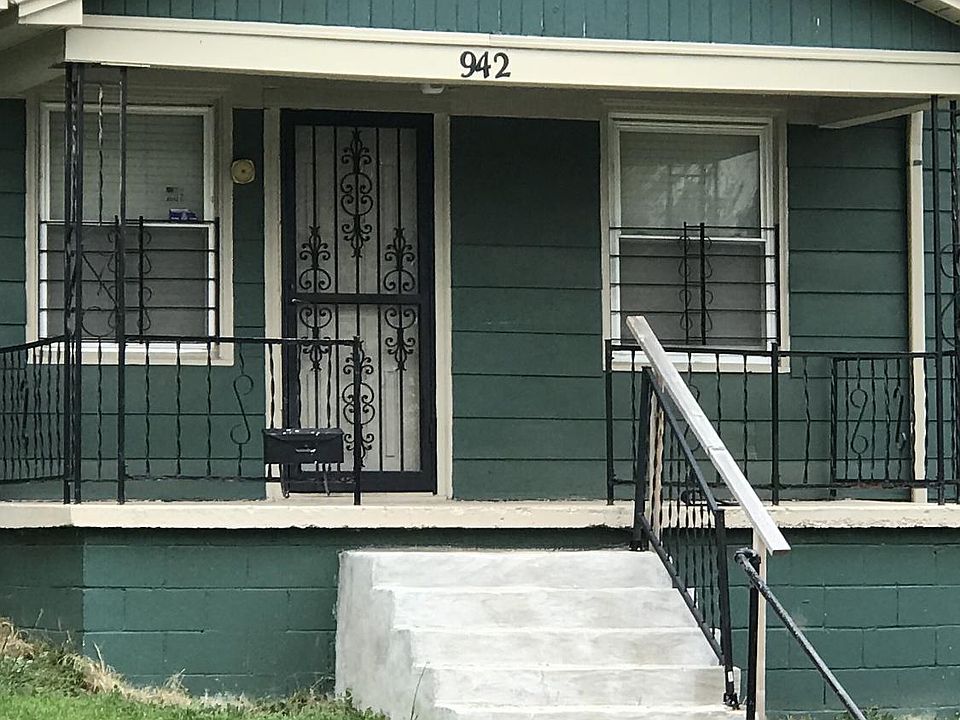2nd image of 942 Greeley Ave