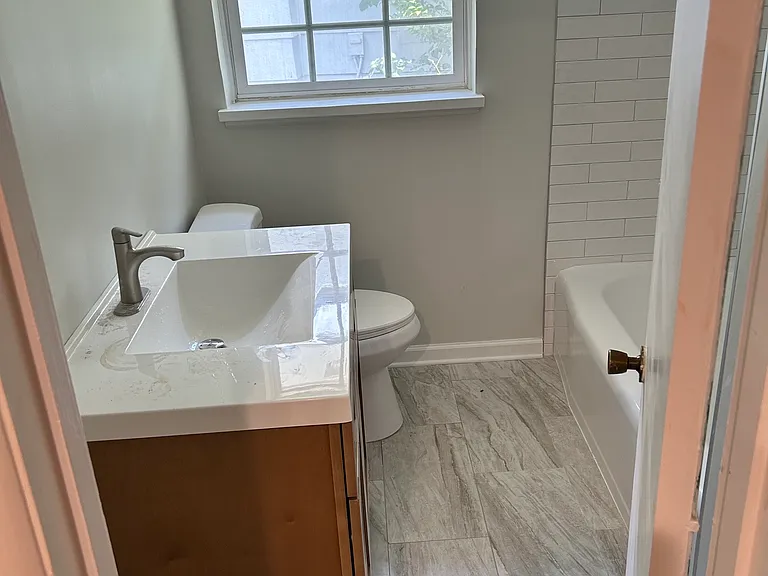 1748 Windsor Blvd — Photo 8