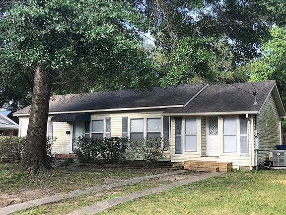 2nd image of 1010 Pecan Dr