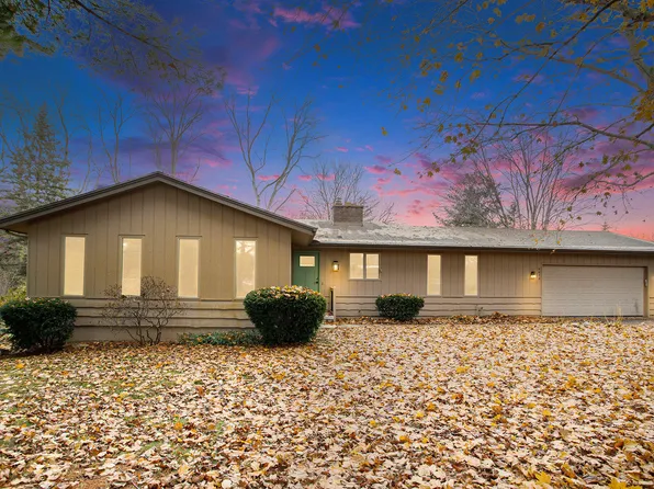 9670 Treetop Dr, Galesburg, MI 49053