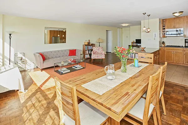 Sold by Madeleine Realty Ltd. | media 38