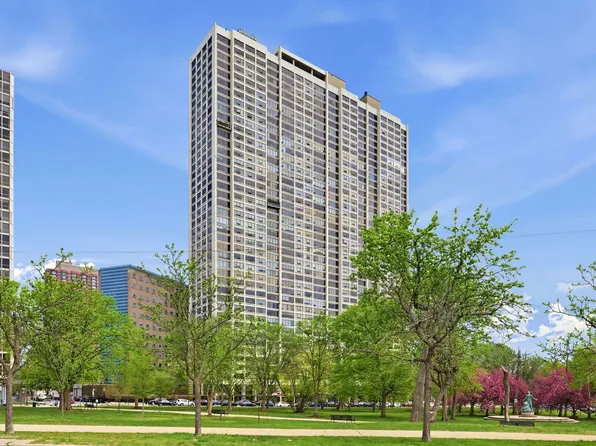 2800 N Lake Shore Dr APT 1504, Chicago, IL 60657