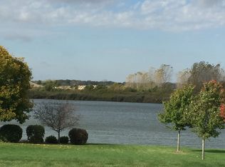 1603 River Bluff Dr, Mahomet, IL