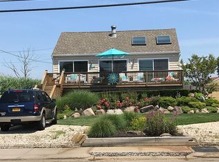 53 Browns River Rd, Sayville, NY 11782