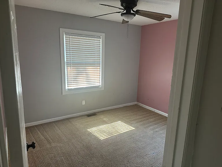 5051 Hampshire Dr — Photo 9