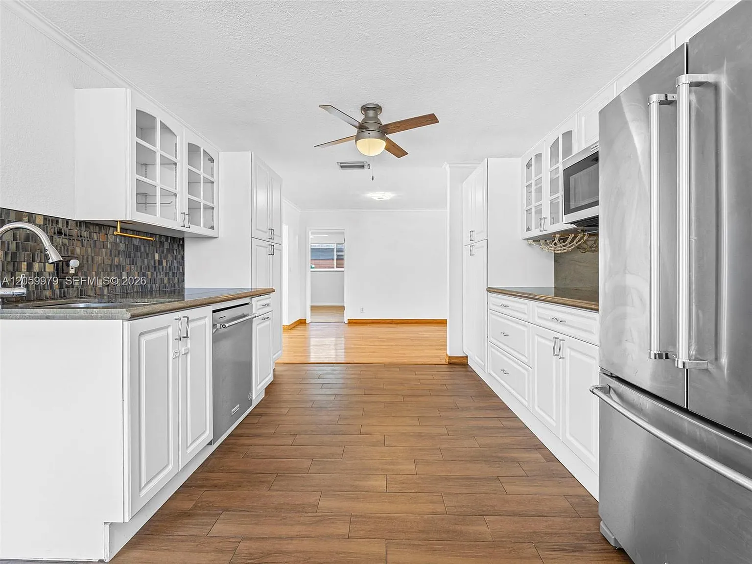 3 bed, 1850 sqft, $4,800 — Photo 2