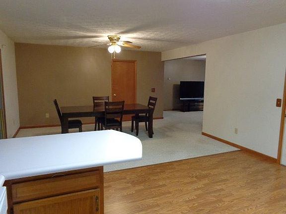 3rd image of 107 Oak Hills Dr