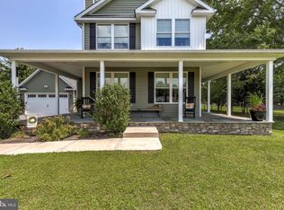 19 Mountain Rd, Fallston, MD 21047