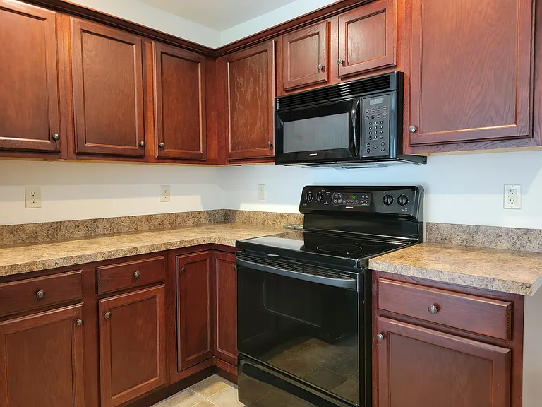 402 Mount Olive Ln — Photo 10