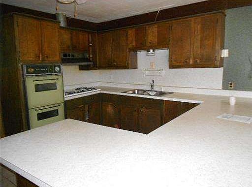 5th image of 744 Pailet Ave