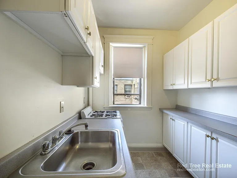 1160 Commonwealth Ave #50 — Photo 2