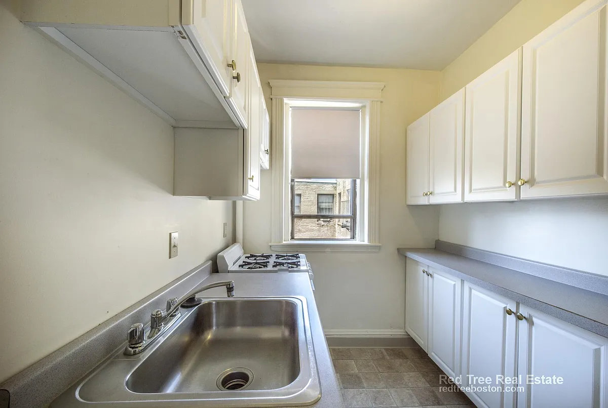 Building Photo - 1160 Commonwealth Ave #50
