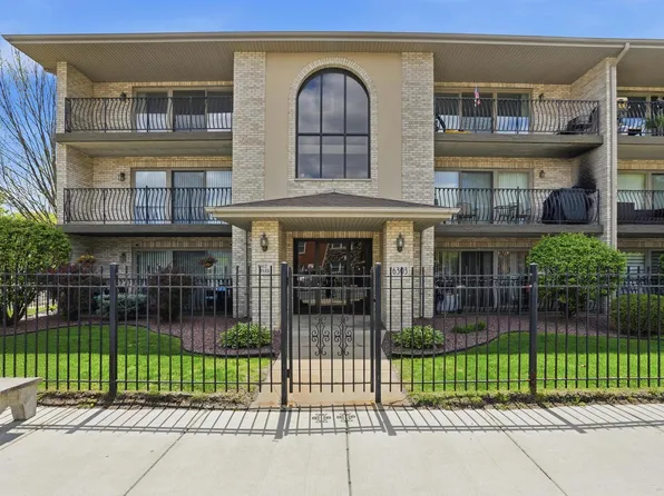 6303 W 63rd St Unit 3D, Chicago, IL 60638