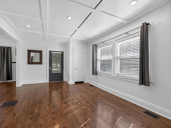 4th image of 98 W Villa Pl