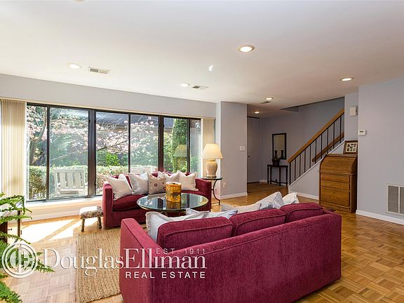 3rd image of 11 Frost Pond Dr #51