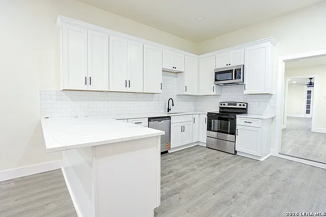 3 bed, 2.0 bath, 1816 sqft, $1,645 — Photo 2