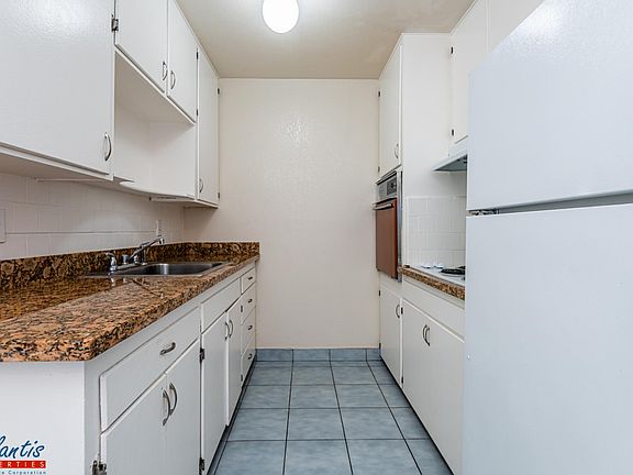 5th image of 843 Maryann Dr APT 1