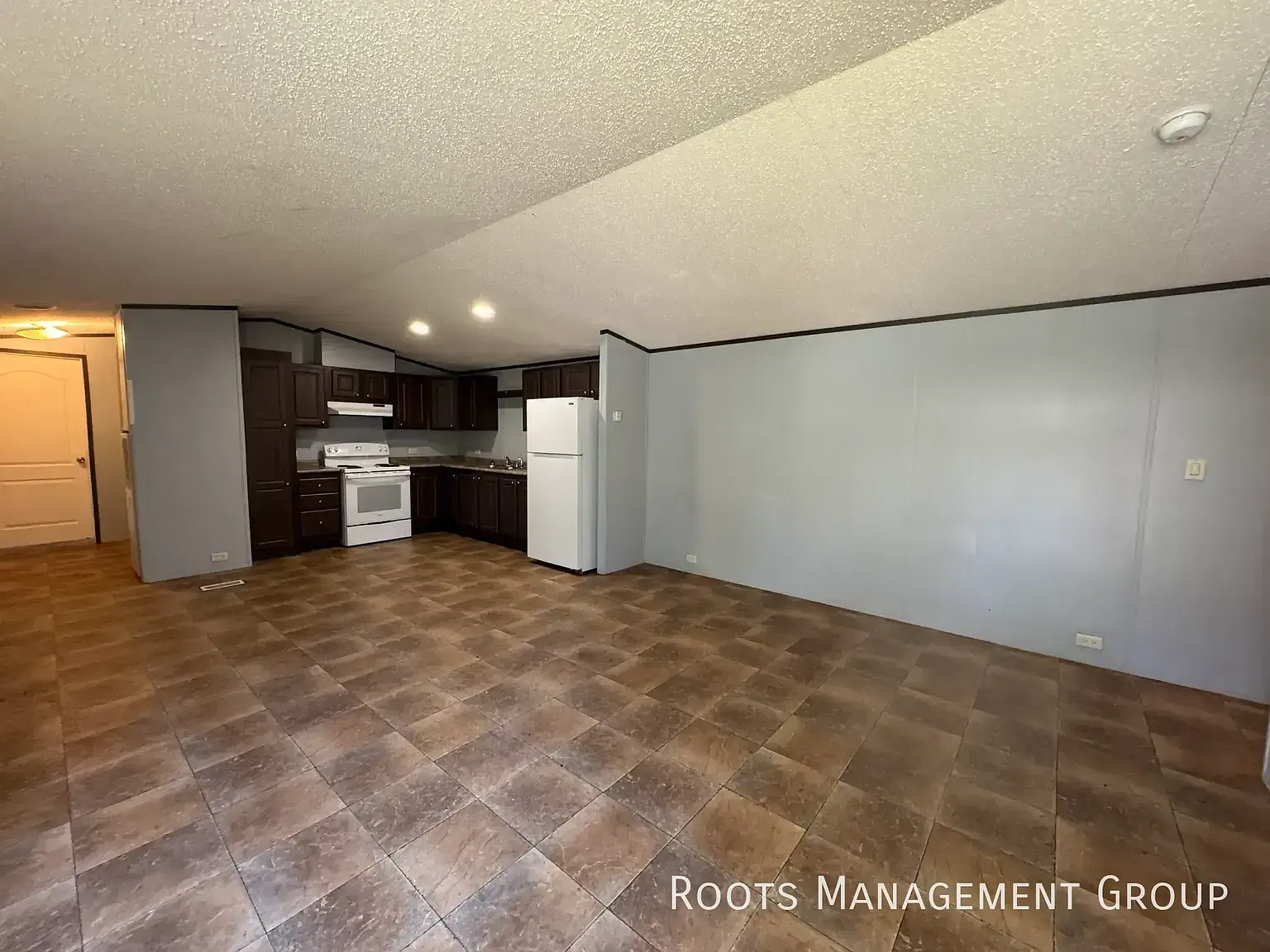 3 Bed 2 Bath Home Available for Lease at Eagles MHP - Apply Now! — Photo 2