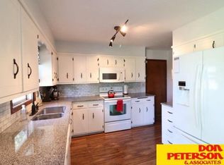 3037 Nebraska Ave, Fremont, NE 68025
