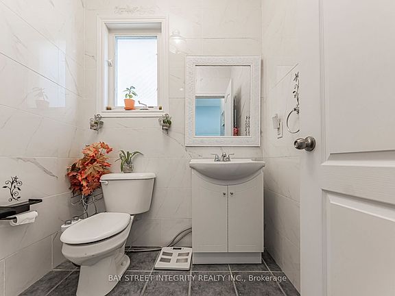 4th image of 221 Woodspring Ave