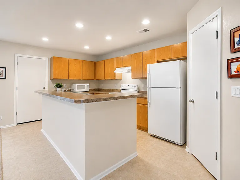 5775 Danube St — Photo 10