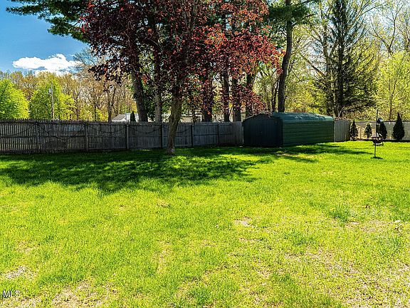 4th image of 3270 McDonald Avenue