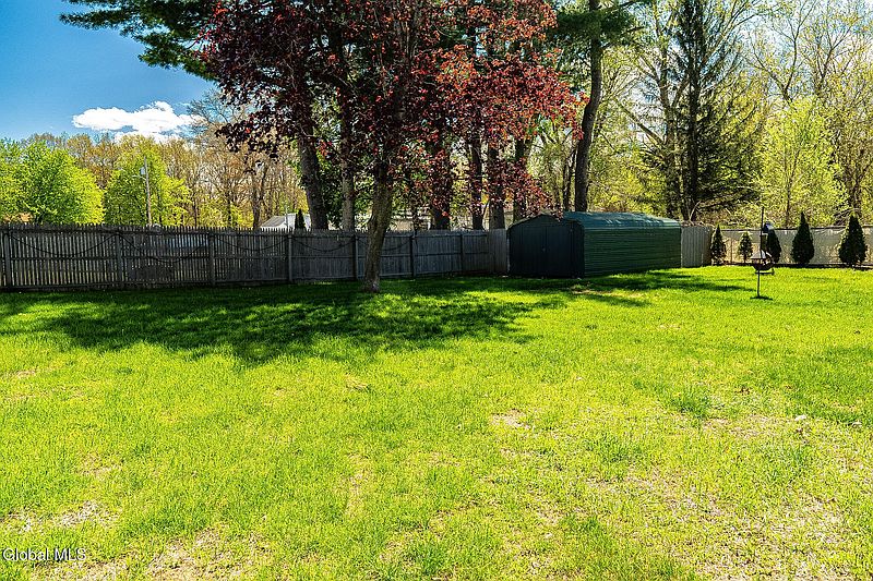 4th image of 3270 McDonald Avenue