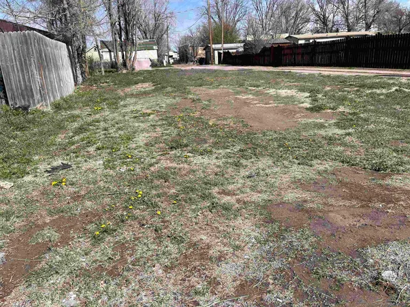 42 S Dakota Ave, Guernsey, WY 82214