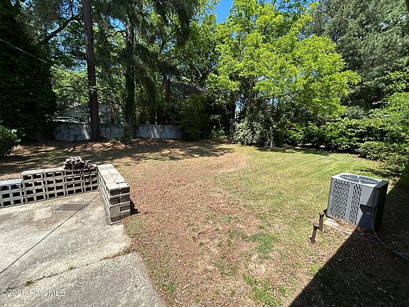 5th image of 408 Rountree Street W