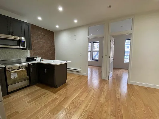 Rented by Urban Real Estate Property Group Inc | media 2