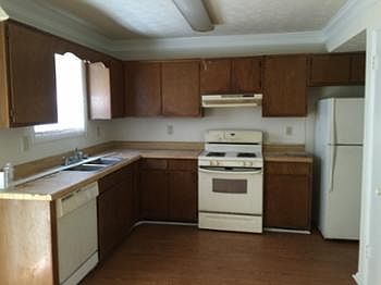 2nd image of 2944 Spruce Cir