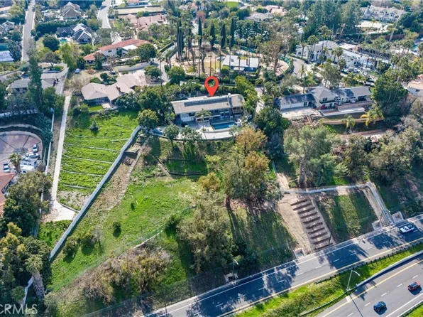 5065 E Crescent Dr, Anaheim, CA 92807