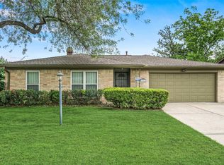 8922 Indian River Dr, Houston, TX 77088