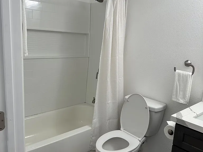 Full bath, all new!