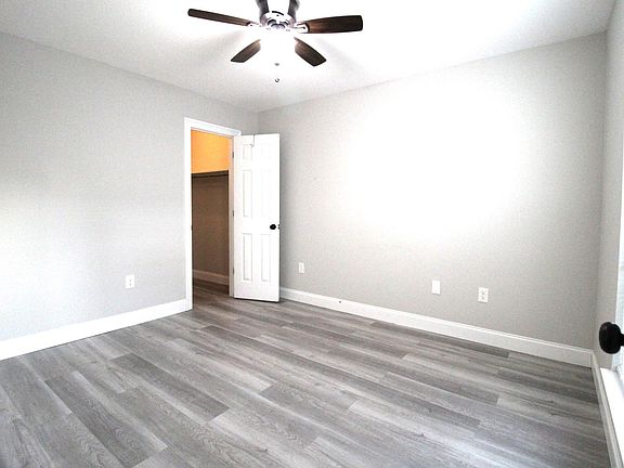 4th image of 5225 Cumberland Cove Dr