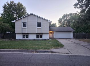 2653 S White Cliff St, Wichita, KS 67210