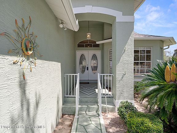 4th image of 7483 Bridgewater Ln