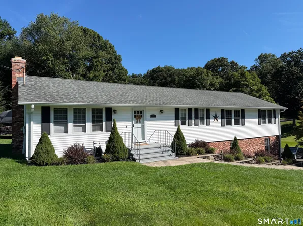 32 Nuthatch Hill Road, Trumbull, CT 06611